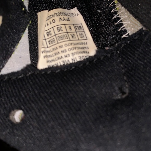 Mizuno Volleyball/badminton shoe - Picture 5 of 5